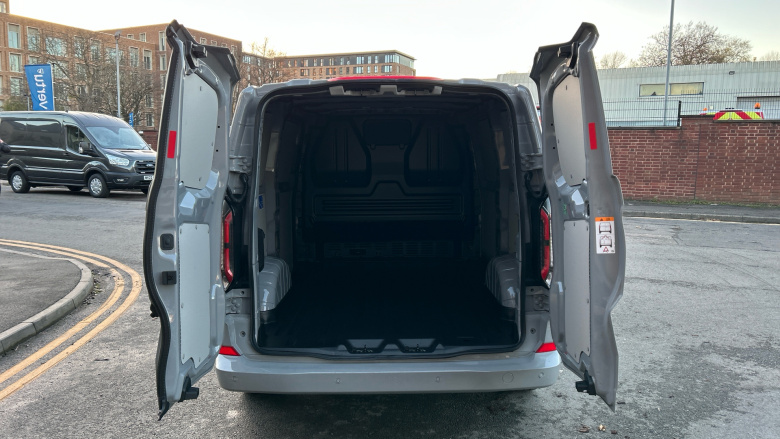 Ford Transit Custom E-320 L1 Rwd 100kW 65kWh H1 Van Limited Auto